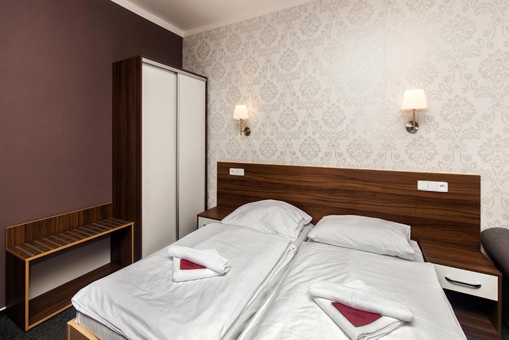 Arkada Hotel Bučovice Exterior foto