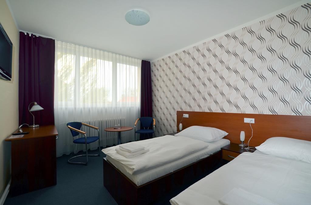 Arkada Hotel Bučovice Exterior foto