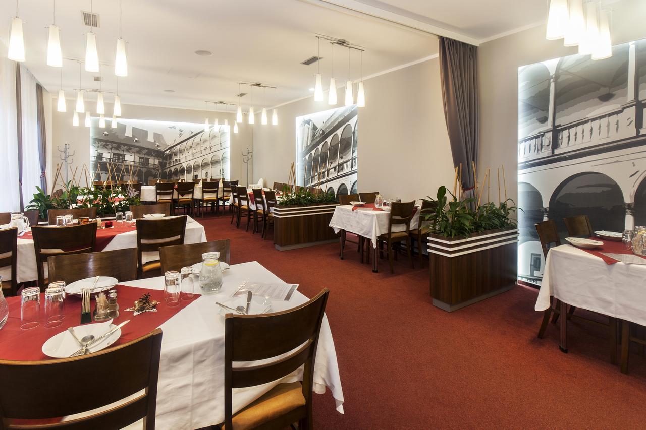 Arkada Hotel Bučovice Exterior foto